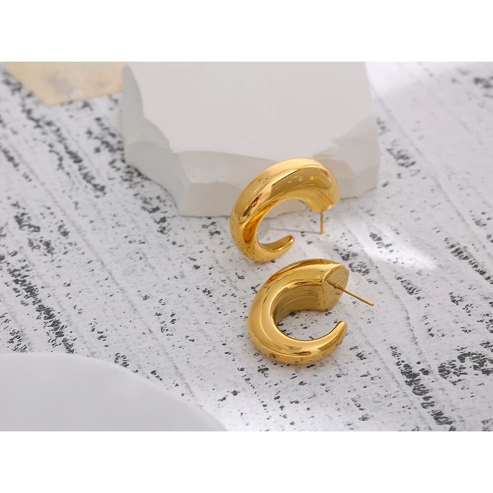 Brinco Luna Banhado em Ouro 18K - AuraMirage®