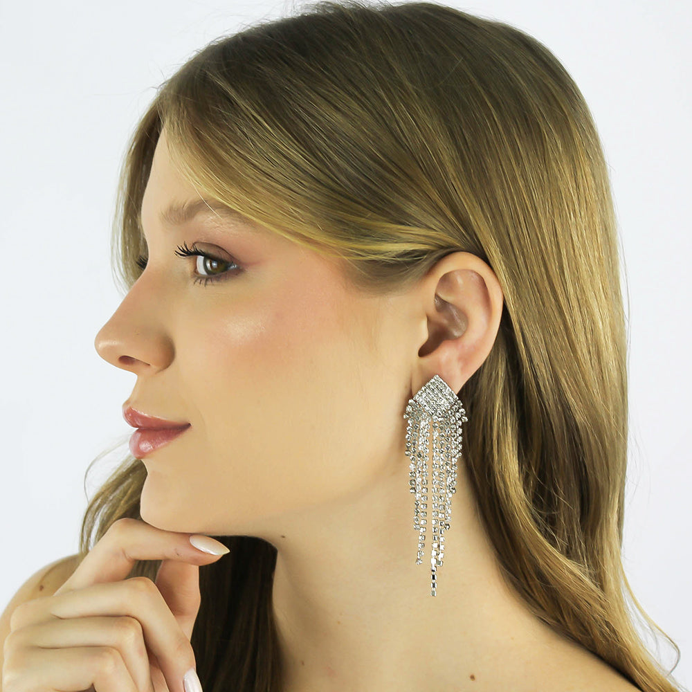 Brinco Strass Lumis com cristais brilhantes e design elegante da coleção Aura Alvorecer