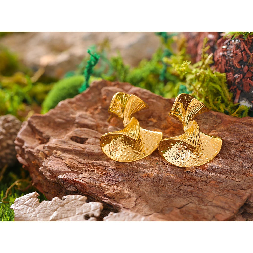 Brinco Vera Banhado em Ouro 18K - AuraMirage®