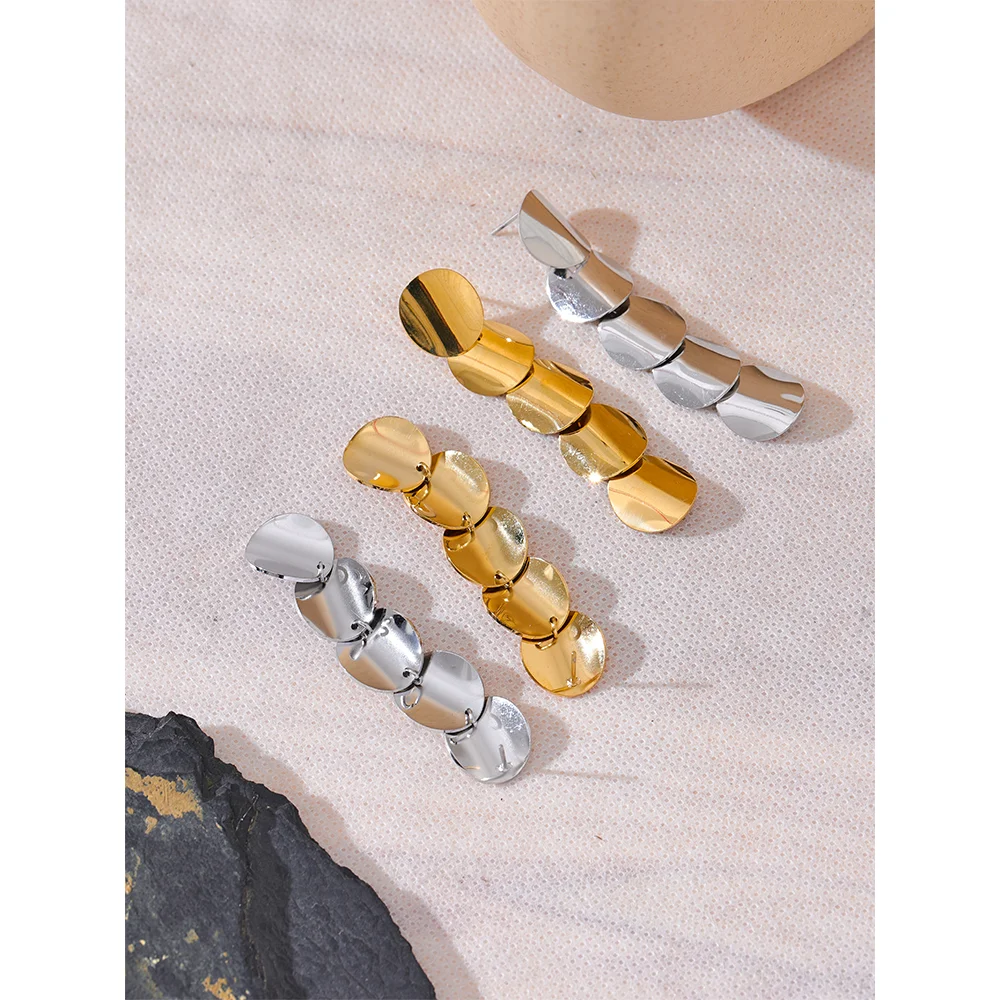 Brinco Cascade Banhado em Ouro 18K - AuraMirage®