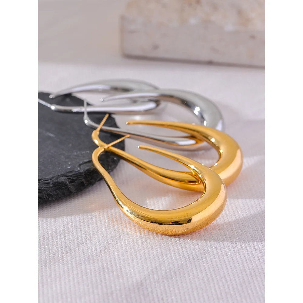 https://auracrystal.com.br/products/brinco-juno-banhado-em-ouro-18k-auramirage%C2%AE