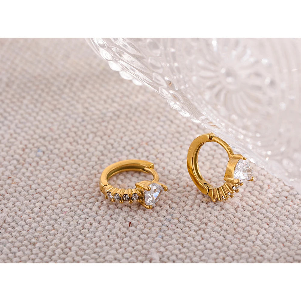 https://v9fg5f1n7f46m8jx-69724242170.shopifypreview.com/products/brinco-callista-com-detalhe-em-zirconia-banhado-em-ouro-18k-auramirage%C2%AE?_pos=1&_psq=callist&_ss=e&_v=1.0