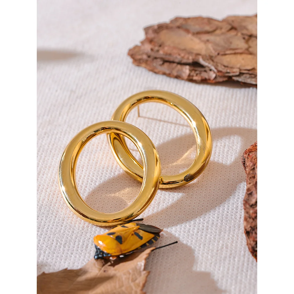 Brinco Orbix Banhado em Ouro 18K - AuraMirage®