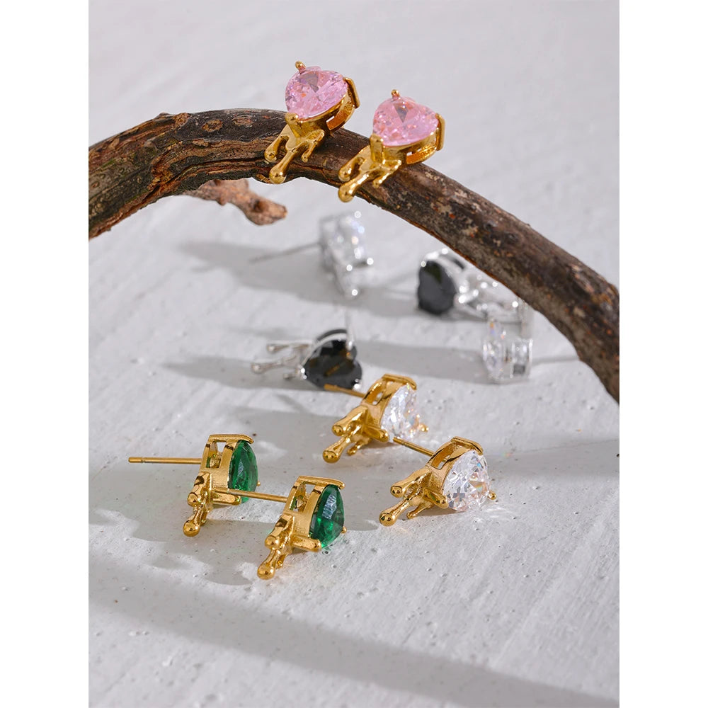 https://auracrystal.com.br/products/brinco-nyara-com-detalhe-em-zirconia-banhado-em-ouro-18k-auramirage%C2%AE?_pos=1&_psq=nyara&_ss=e&_v=1.0