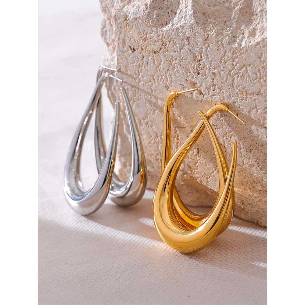 https://auracrystal.com.br/products/brinco-juno-banhado-em-ouro-18k-auramirage%C2%AE