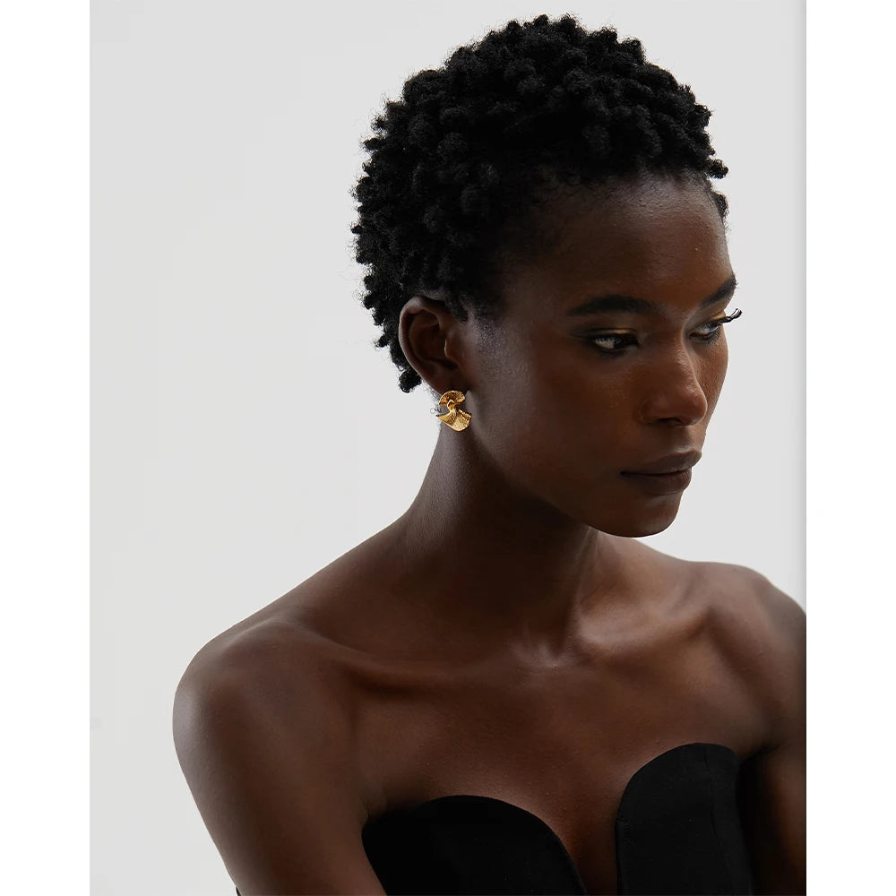 Brinco Vera Banhado em Ouro 18K - AuraMirage®