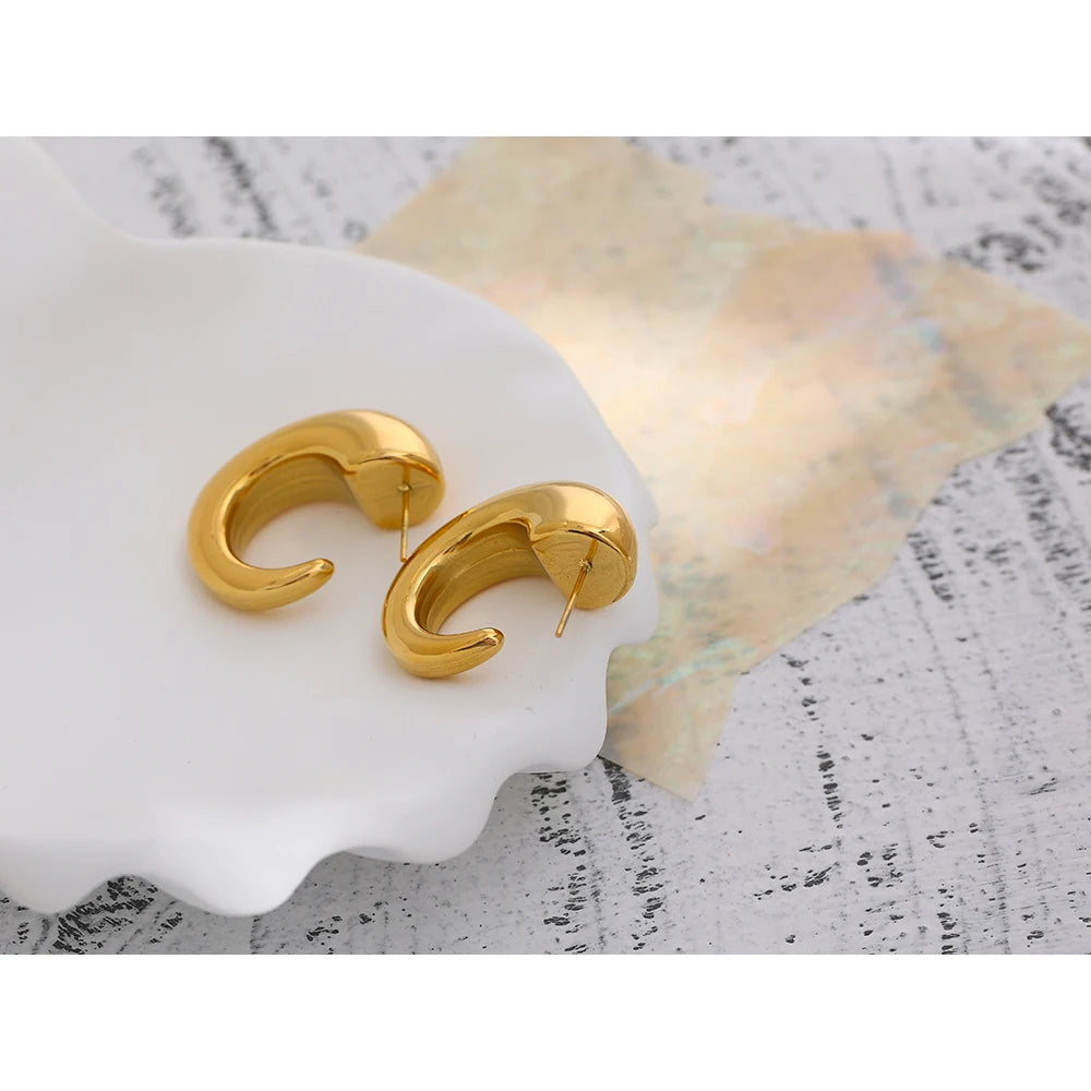 Brinco Luna Banhado em Ouro 18K - AuraMirage®