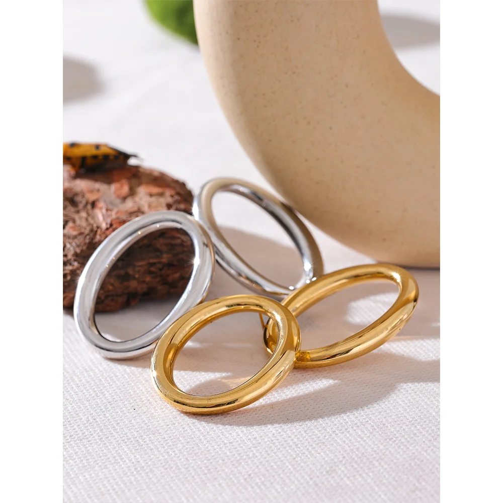 Brinco Orbix Banhado em Ouro 18K - AuraMirage®