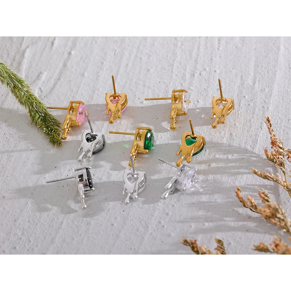 https://auracrystal.com.br/products/brinco-nyara-com-detalhe-em-zirconia-banhado-em-ouro-18k-auramirage%C2%AE?_pos=1&_psq=nyara&_ss=e&_v=1.0
