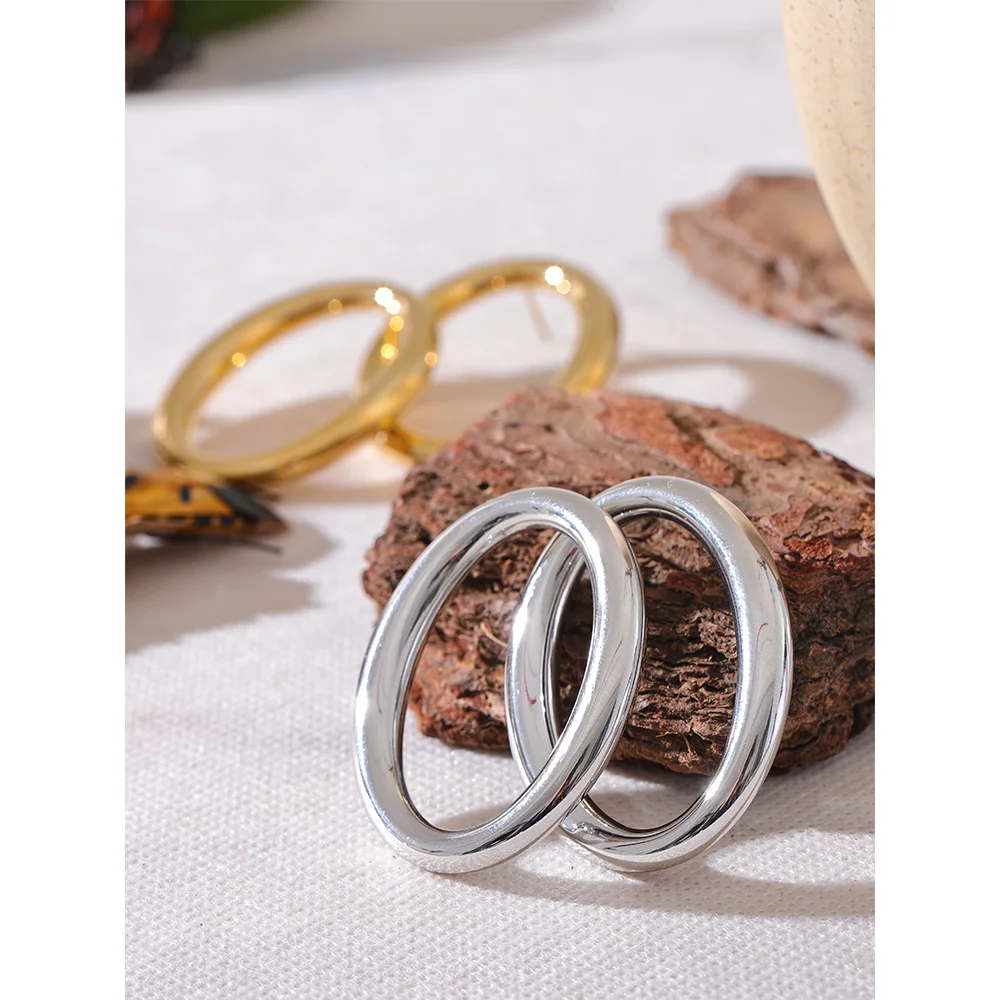 Brinco Orbix Banhado em Ouro 18K - AuraMirage®