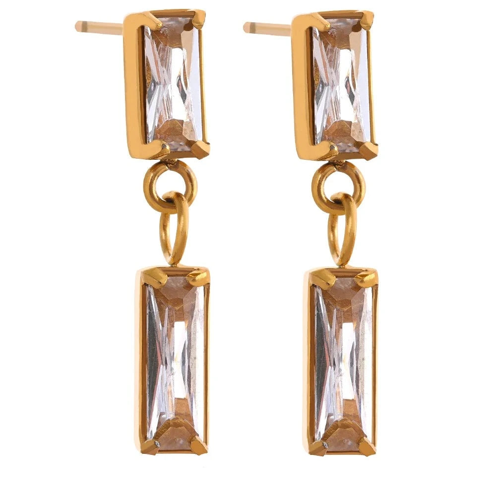 https://v9fg5f1n7f46m8jx-69724242170.shopifypreview.com/products/brinco-clarion-com-detalhe-em-zirconia-banhado-em-ouro-18k-auramirage%C2%AE?_pos=1&_psq=cl&_ss=e&_v=1.0