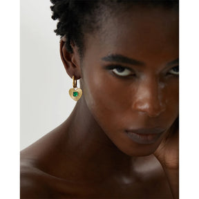 https://v9fg5f1n7f46m8jx-69724242170.shopifypreview.com/products/brinco-auren-com-detalhe-em-zirconia-banhado-em-ouro-18k-auramirage%C2%AE?_pos=1&_psq=aure&_ss=e&_v=1.0
